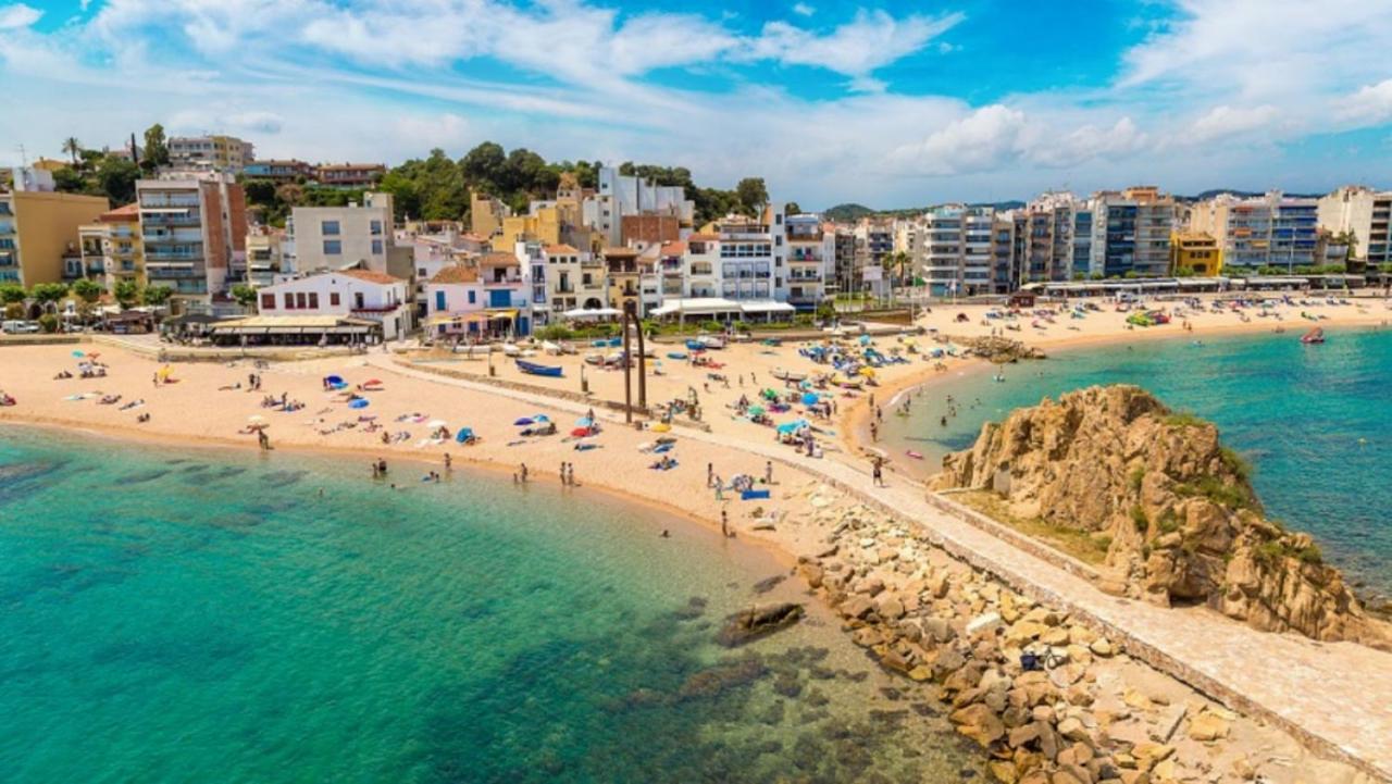 Apartamento Cerca De La Playa Blanes Esterno foto